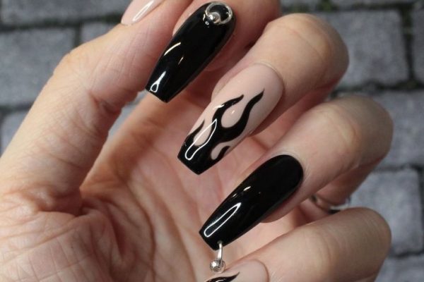 Black Nails: Aesthetic, A Timeless Trend